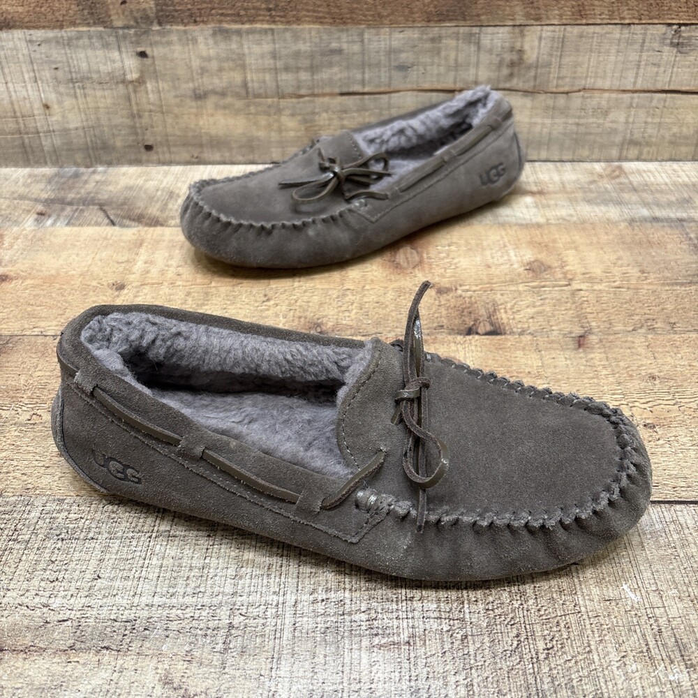 Ugg 1106877 Women’s Gray Suede Slip On Moccasins Size 9 Slippers